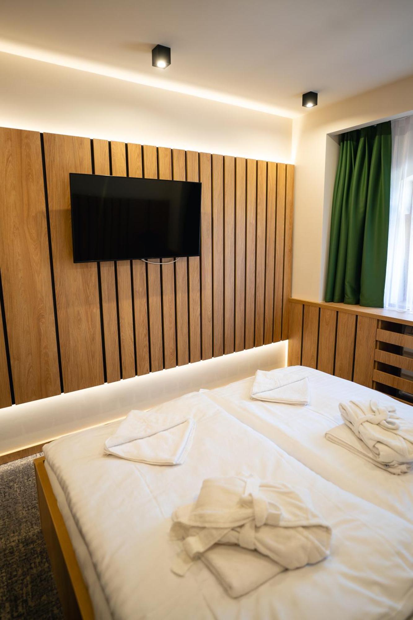 Hunor Hotel és Étterem Vásárosnamény Extérieur photo