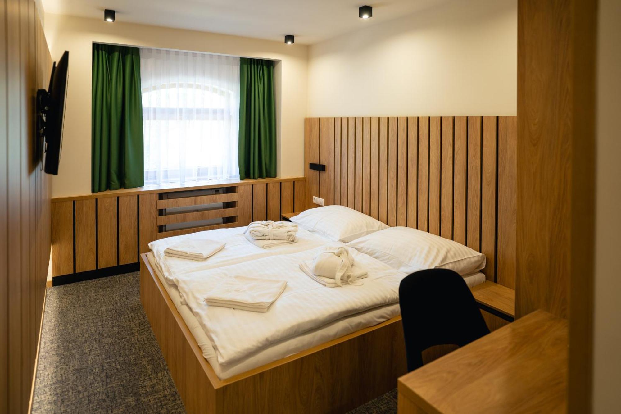 Hunor Hotel és Étterem Vásárosnamény Extérieur photo