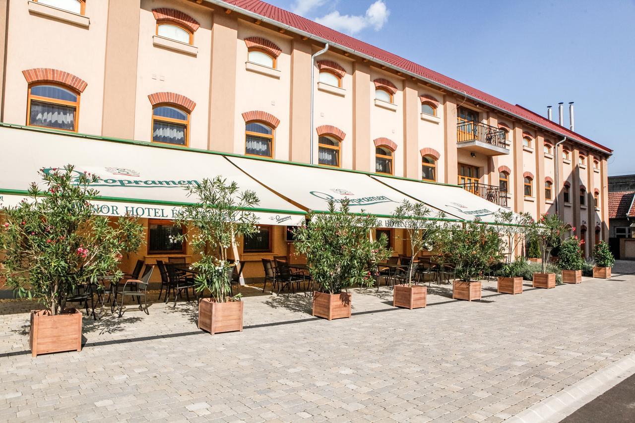 Hunor Hotel és Étterem Vásárosnamény Extérieur photo
